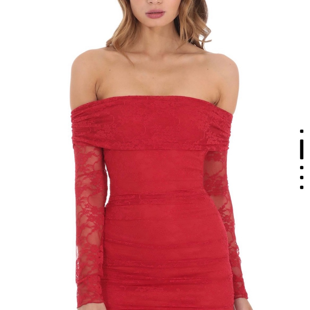 Elegant Red Off-Shoulder Lace Dress